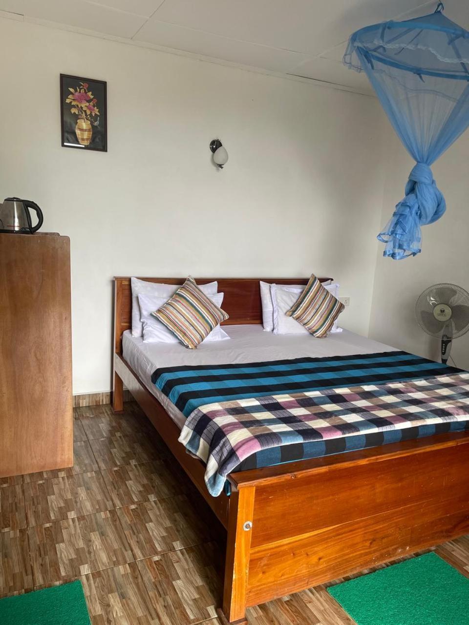 Top Heaven Ella Room photo